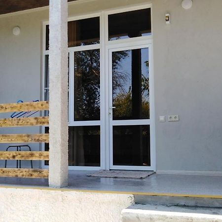 At the seaside Pizunda Exterior photo